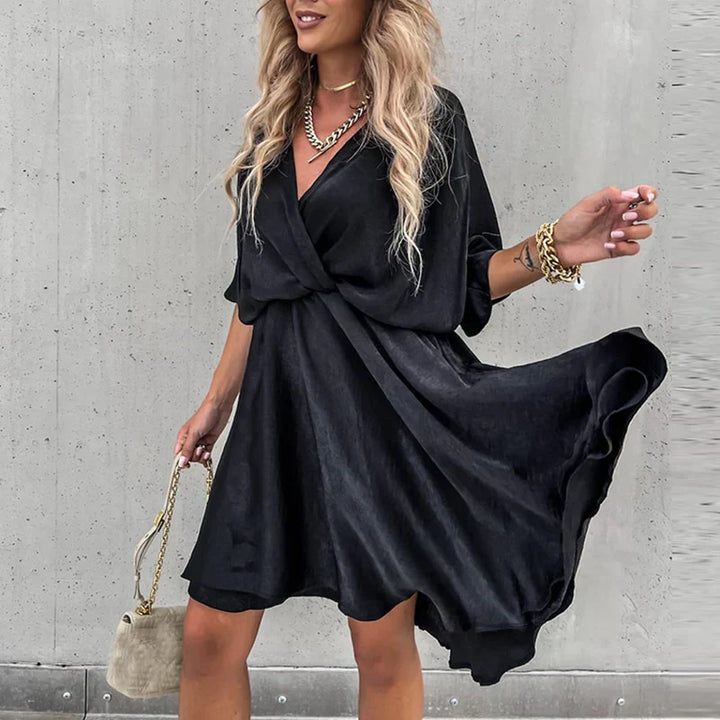 Queenie™ - Chic Flowy Dress