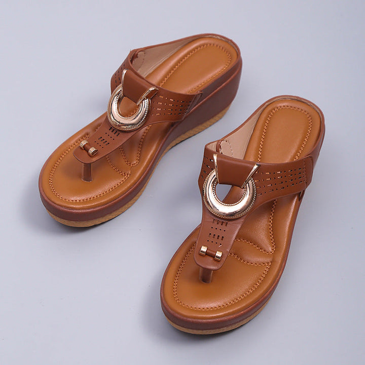 Solaire™ - Elevated Toe-Ring Sandals